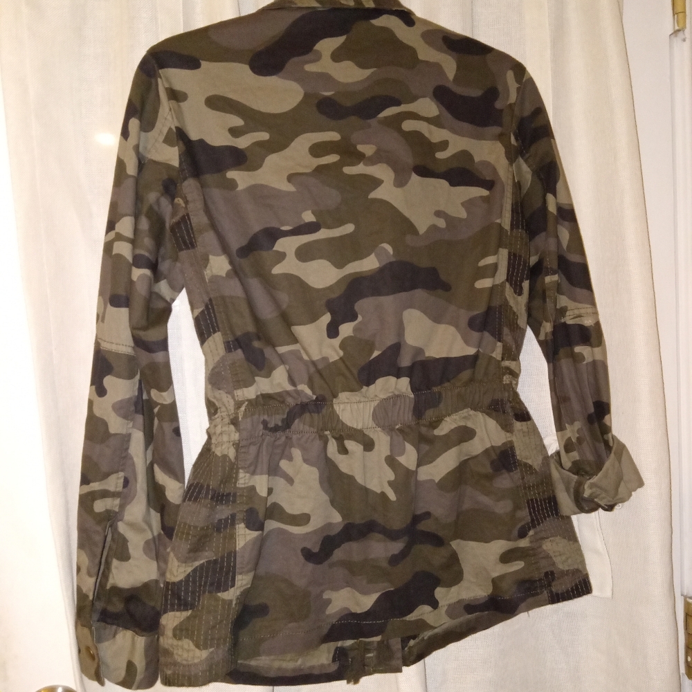 LOVE TREE Camo Jacket - Picture 2 of 8